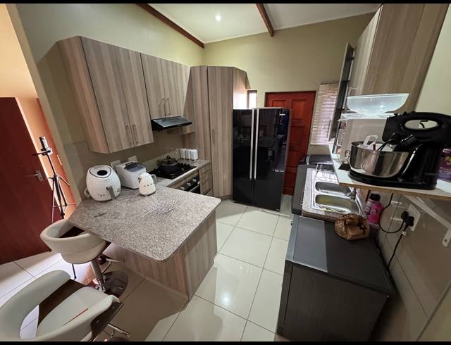 3 BEDROOM HOUSE TO LET IN BEN FLEUR